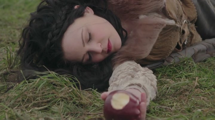 Once Upon a Time Recap: “An Apple Red as Blood”